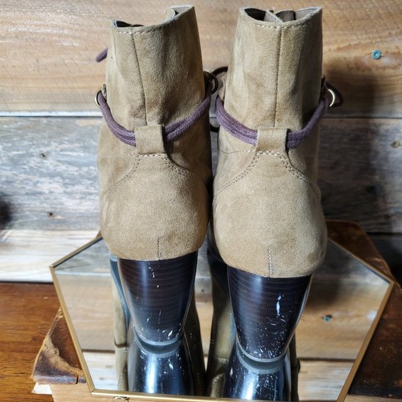 Qupid Women Distressed Leatherette Lace Up Chunky Stacked Heel Bootie - Picture 8 of 9